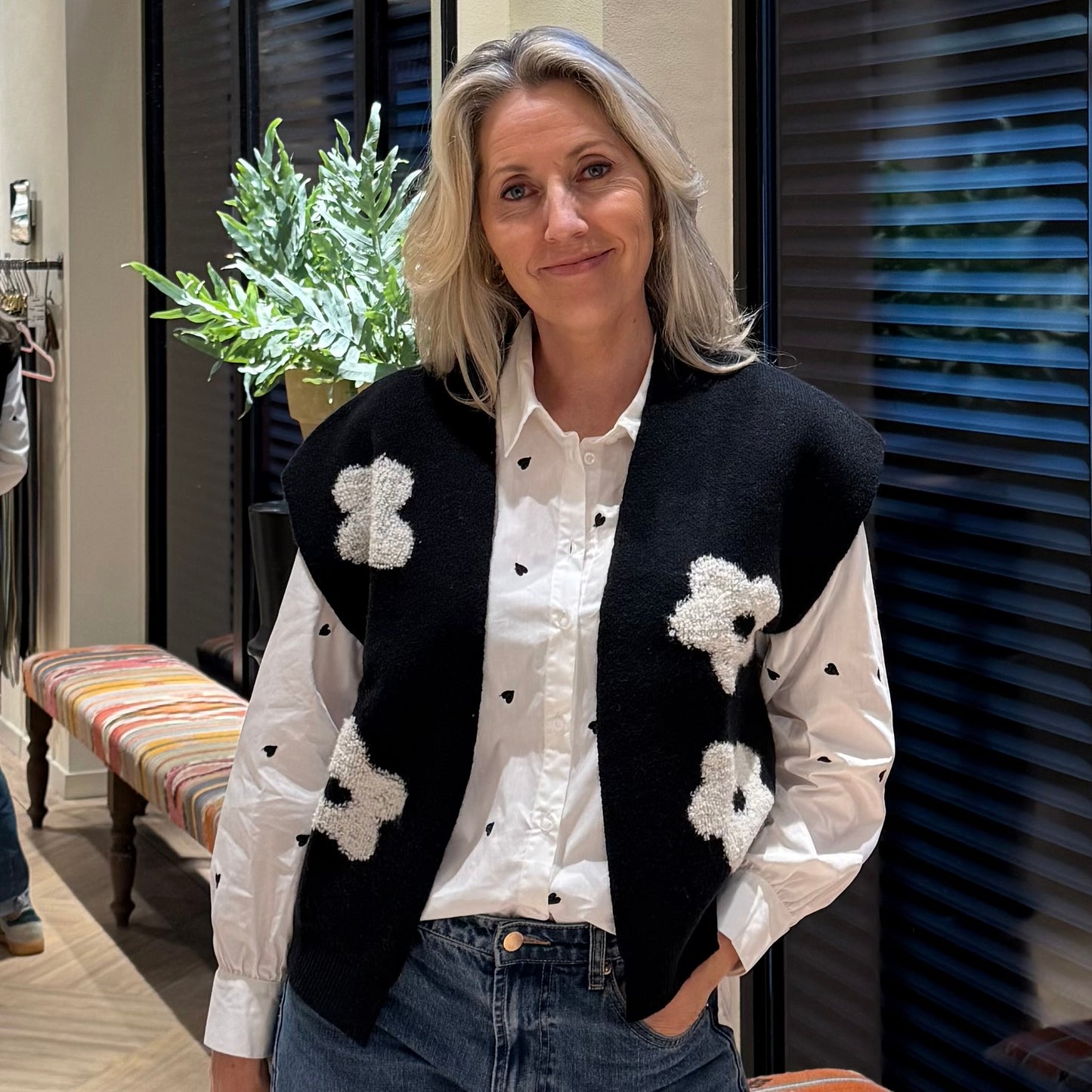 Geisha Vest Flowers Zwart Wit - Peet kleding