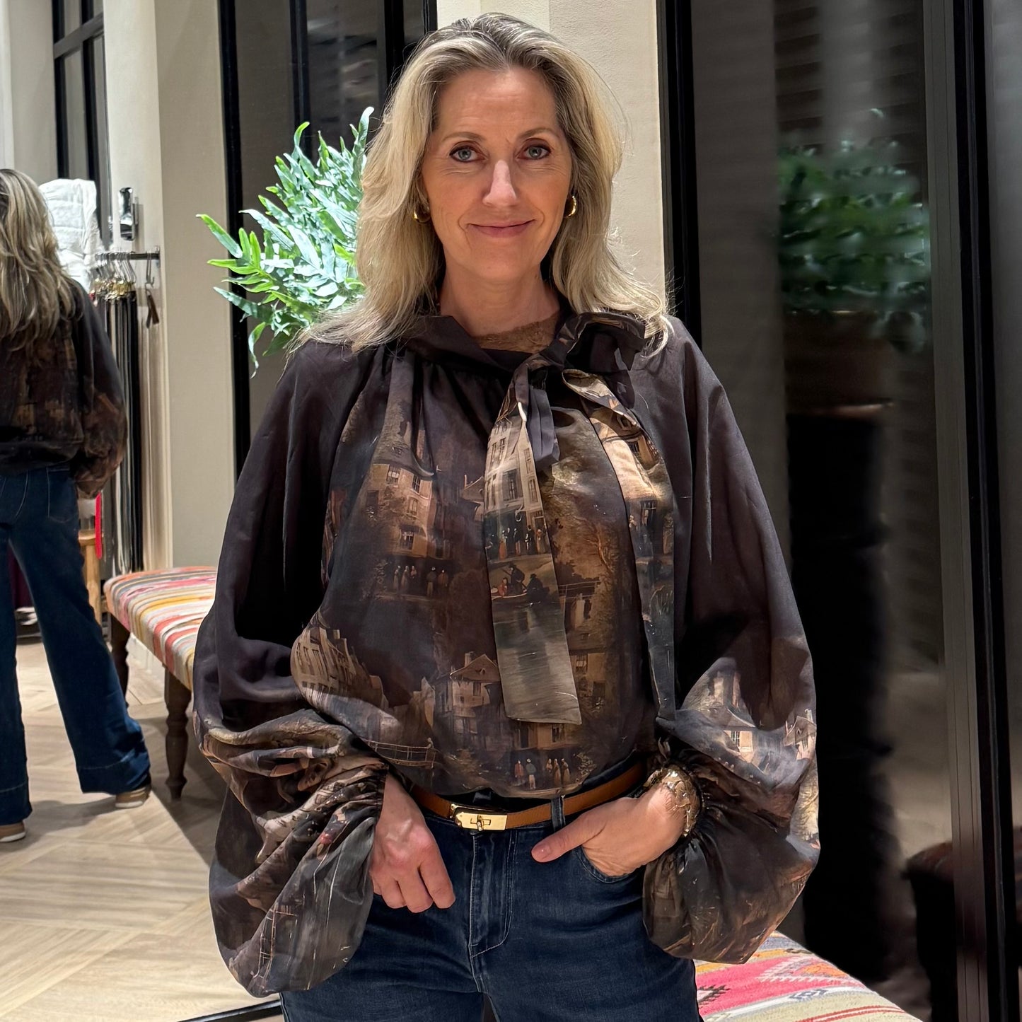 Blouse Art Print Bruin - Peet kleding