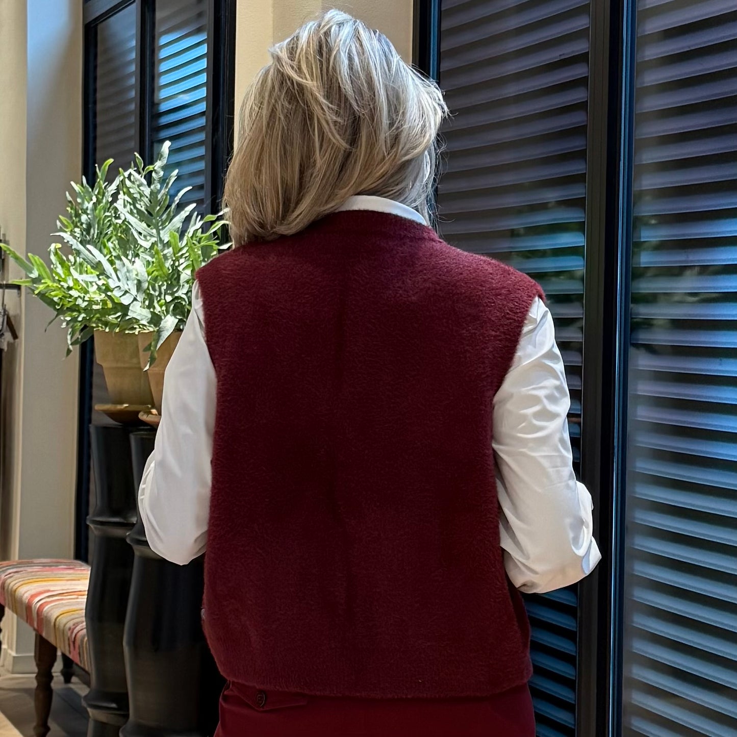 Triple Nine - Fluffy Gilet Inky Bordeaux - 9001 - Peet kleding