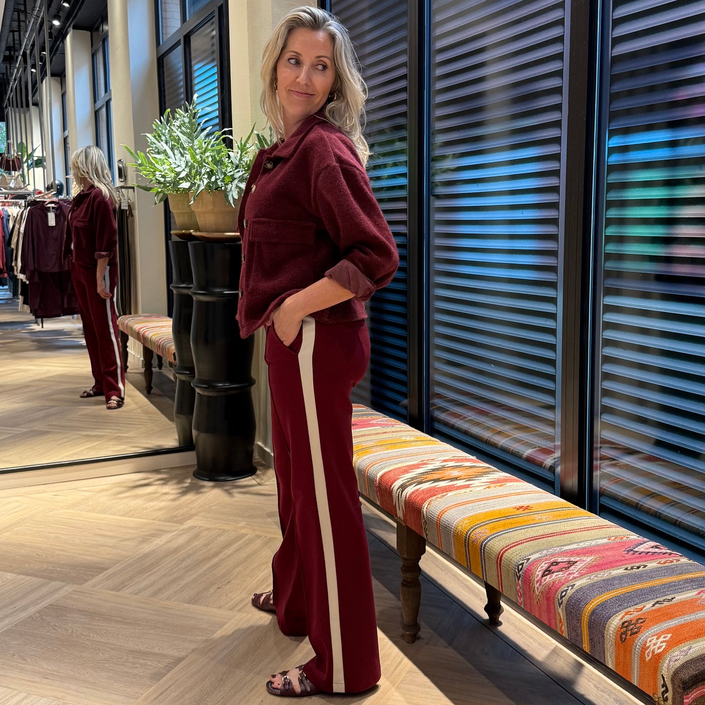 Vest Josje Fluffy Bordeaux - Peet kleding