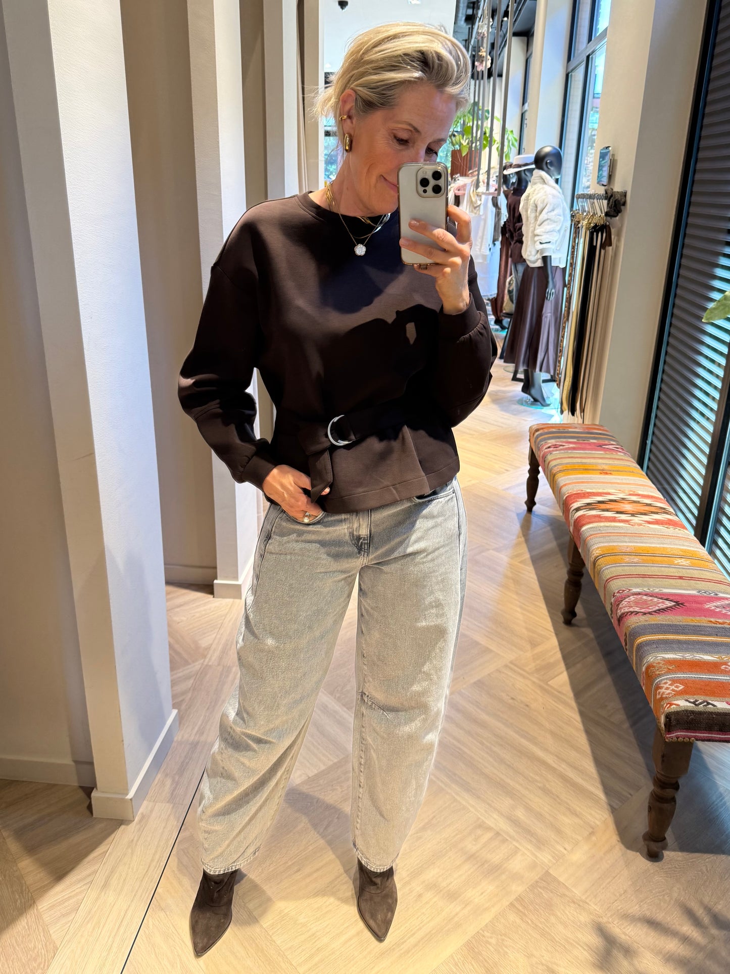 Red Button Sweater Scuba Shakira Espresso