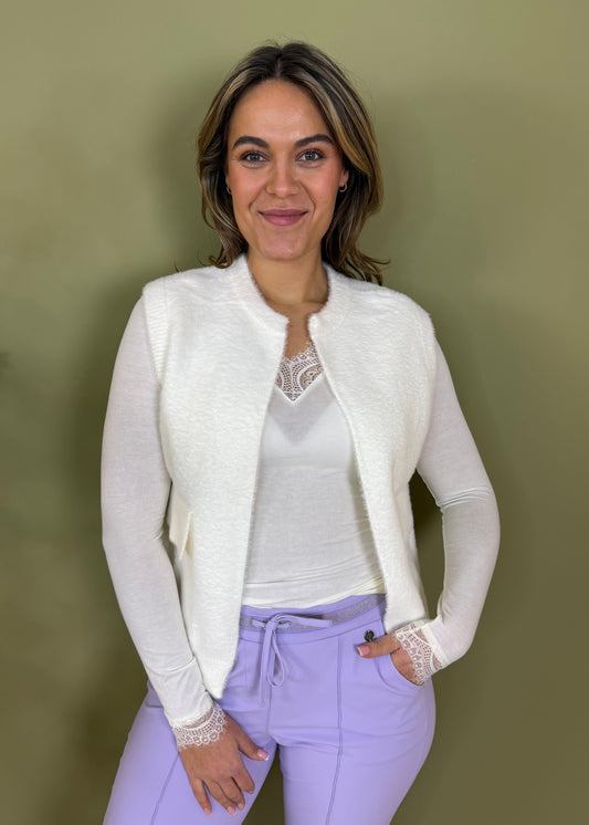 Triple Nine - Fluffy Gilet Inky Creme - 9001 - Peet kleding