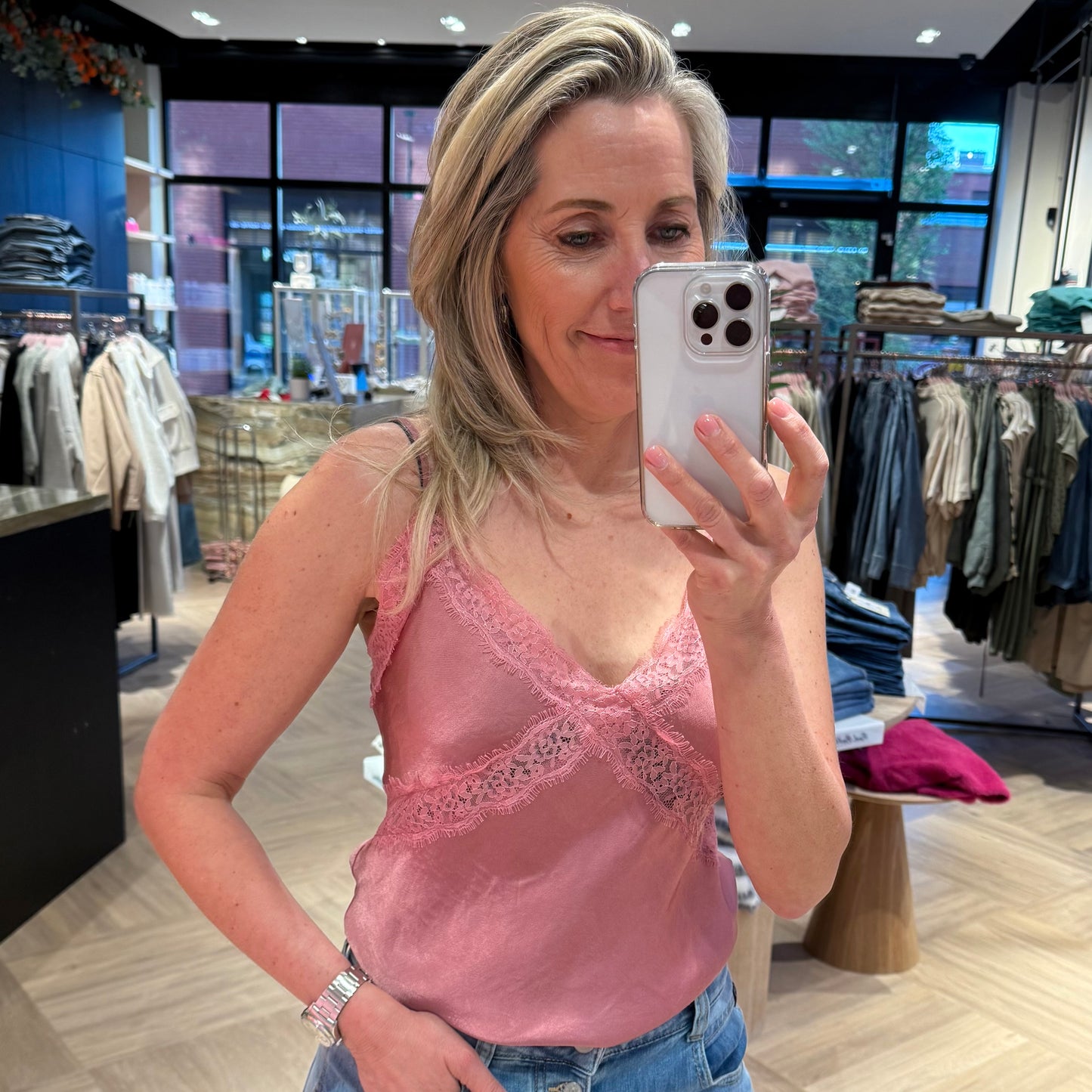 Top Sophie Spaghetti Kant Framboos - Peet kleding