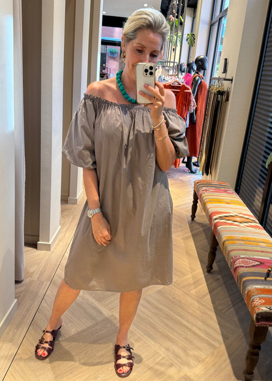 Jurk Claire Offshoulder Taupe - Peet kleding