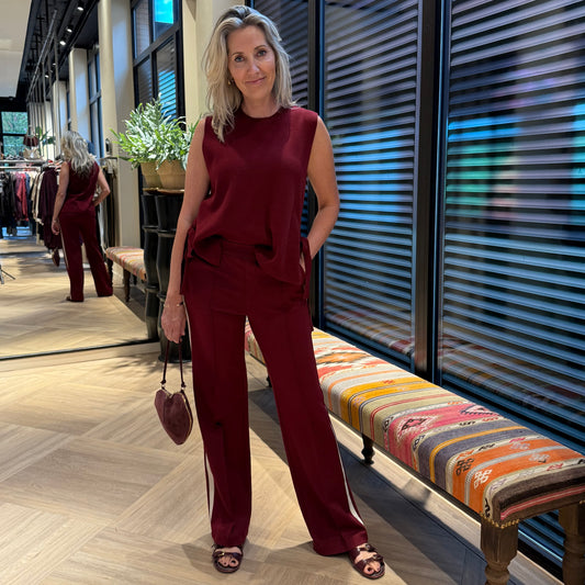 Gebreide Top Mouwloos Lucy Bordeaux - Peet kleding