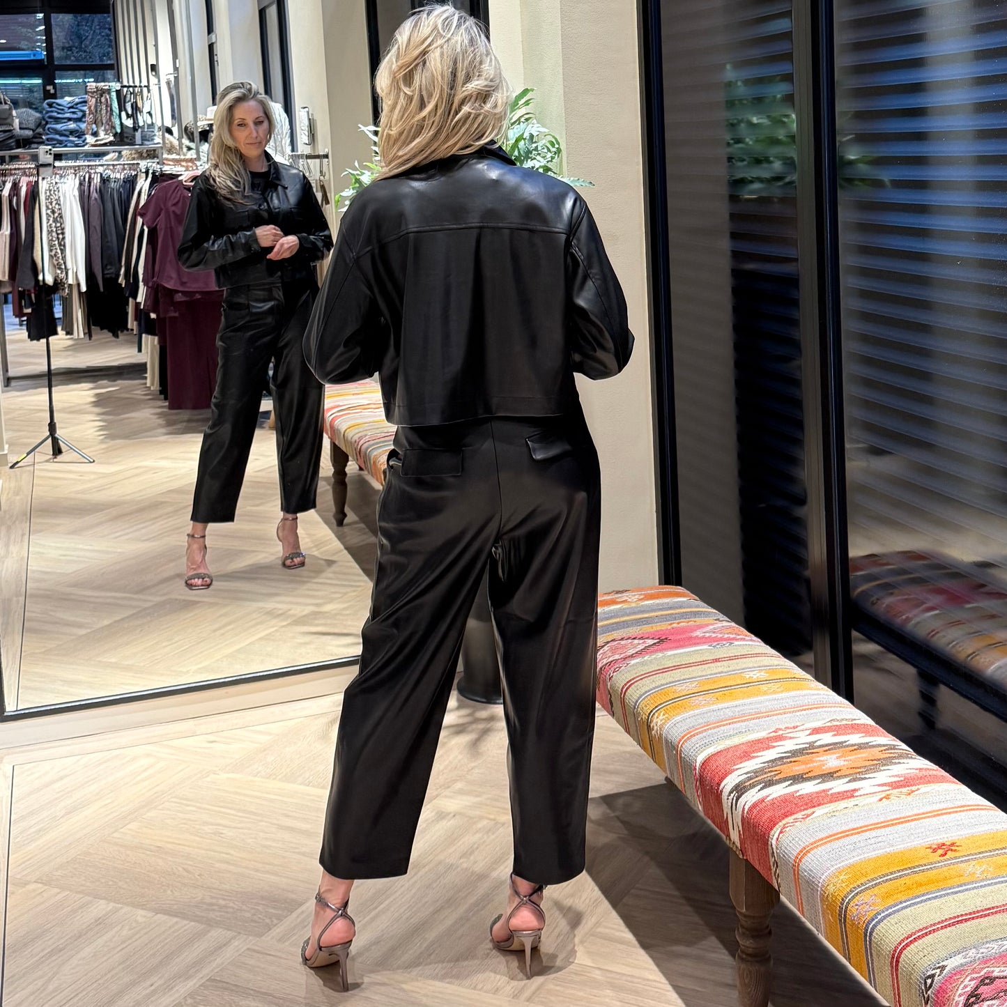 With Black Vegan Barrel Zwart - Peet kleding