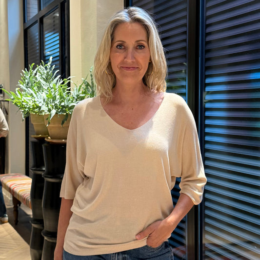 Top Joy V-hals Beige - Peet kleding