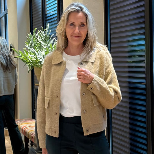 Triple Nine - Fluffy Vest Benchi Beige - 9002 - Peet kleding