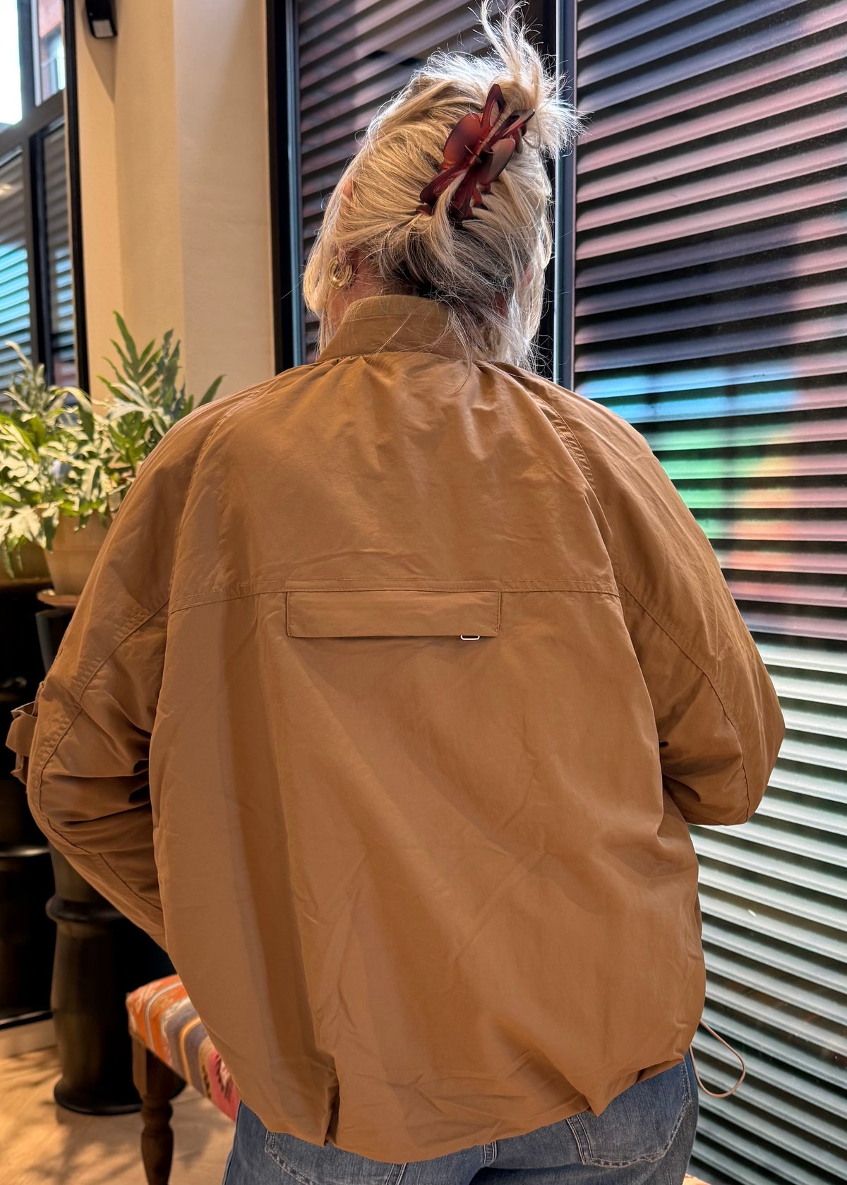 With Black Grappy Bomber Camel - Peet kleding