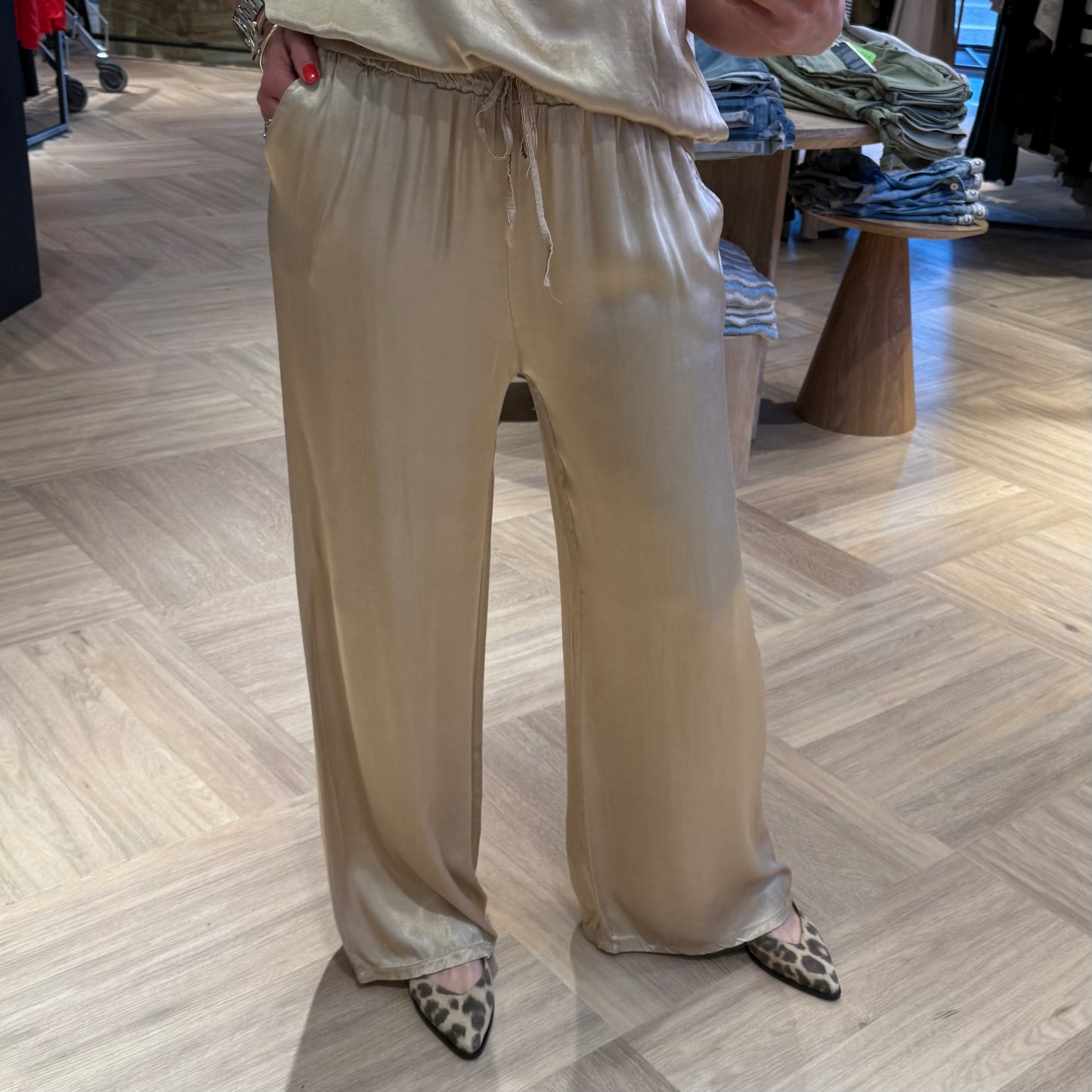 Satin Pants Marinde Zand - Peet kleding