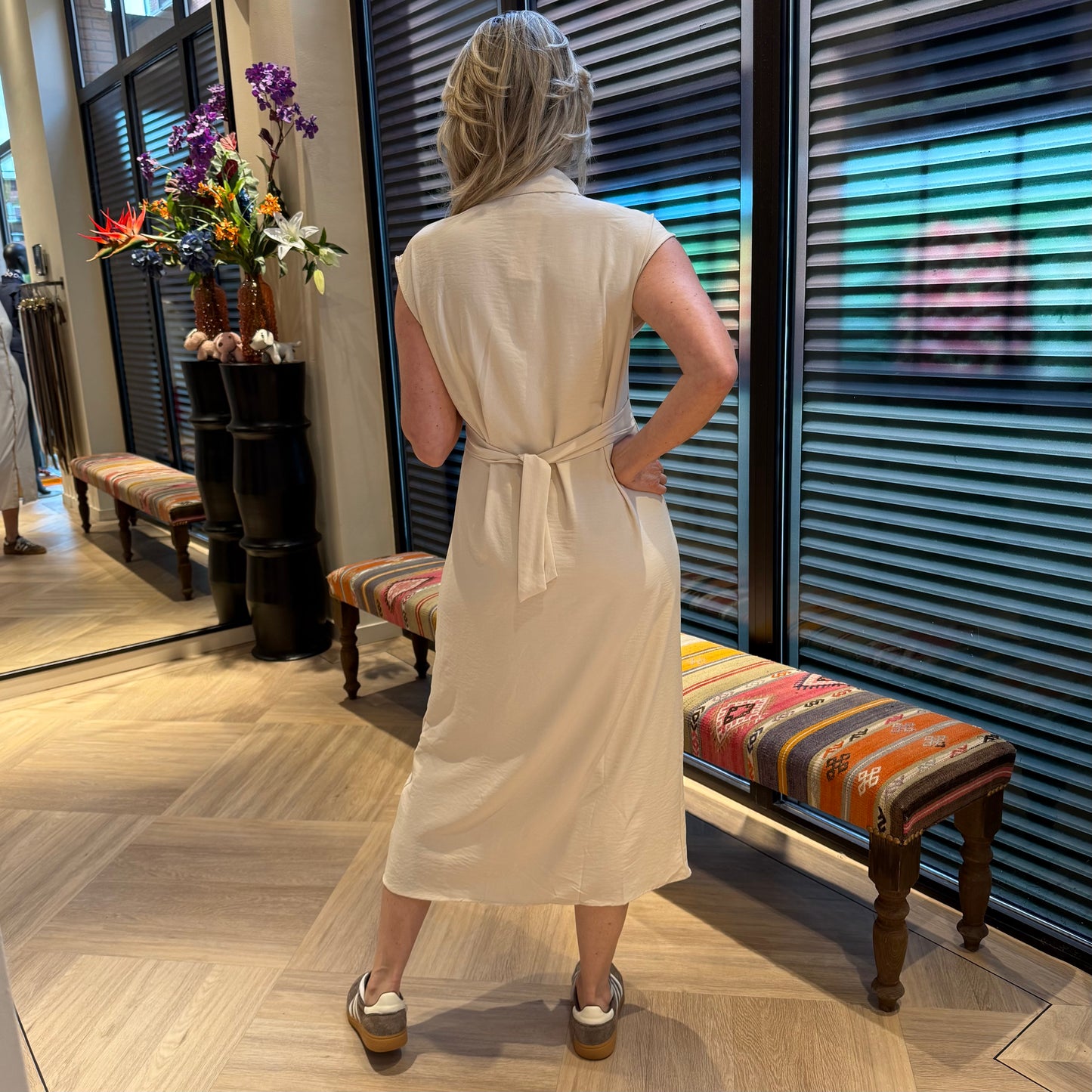 Azzurro Jurk Doortje Zand - Peet kleding