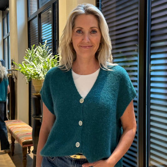 Triple Nine - Gilet Nima Alpaca Petrol - Peet kleding