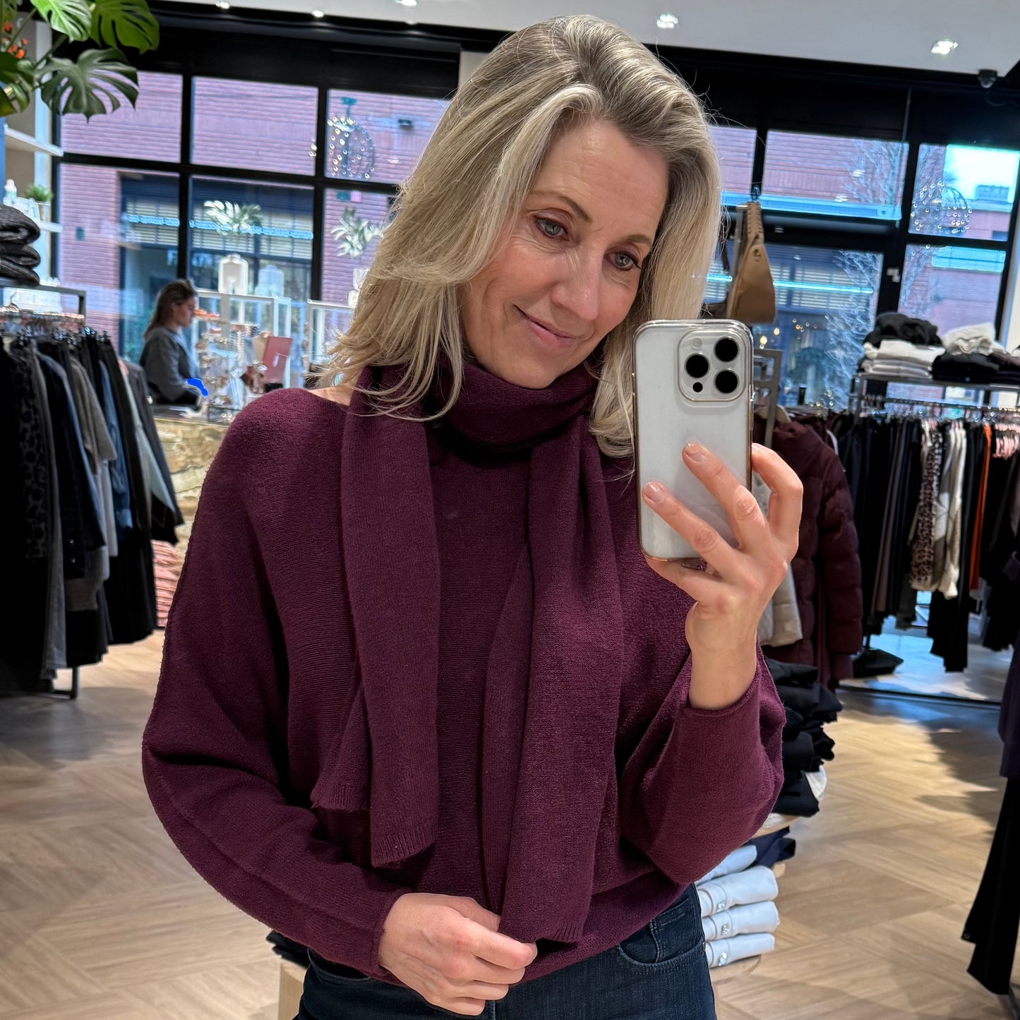 Triple Nine Vleermuis Trui Met Sjaal Aubergine - Peet kleding