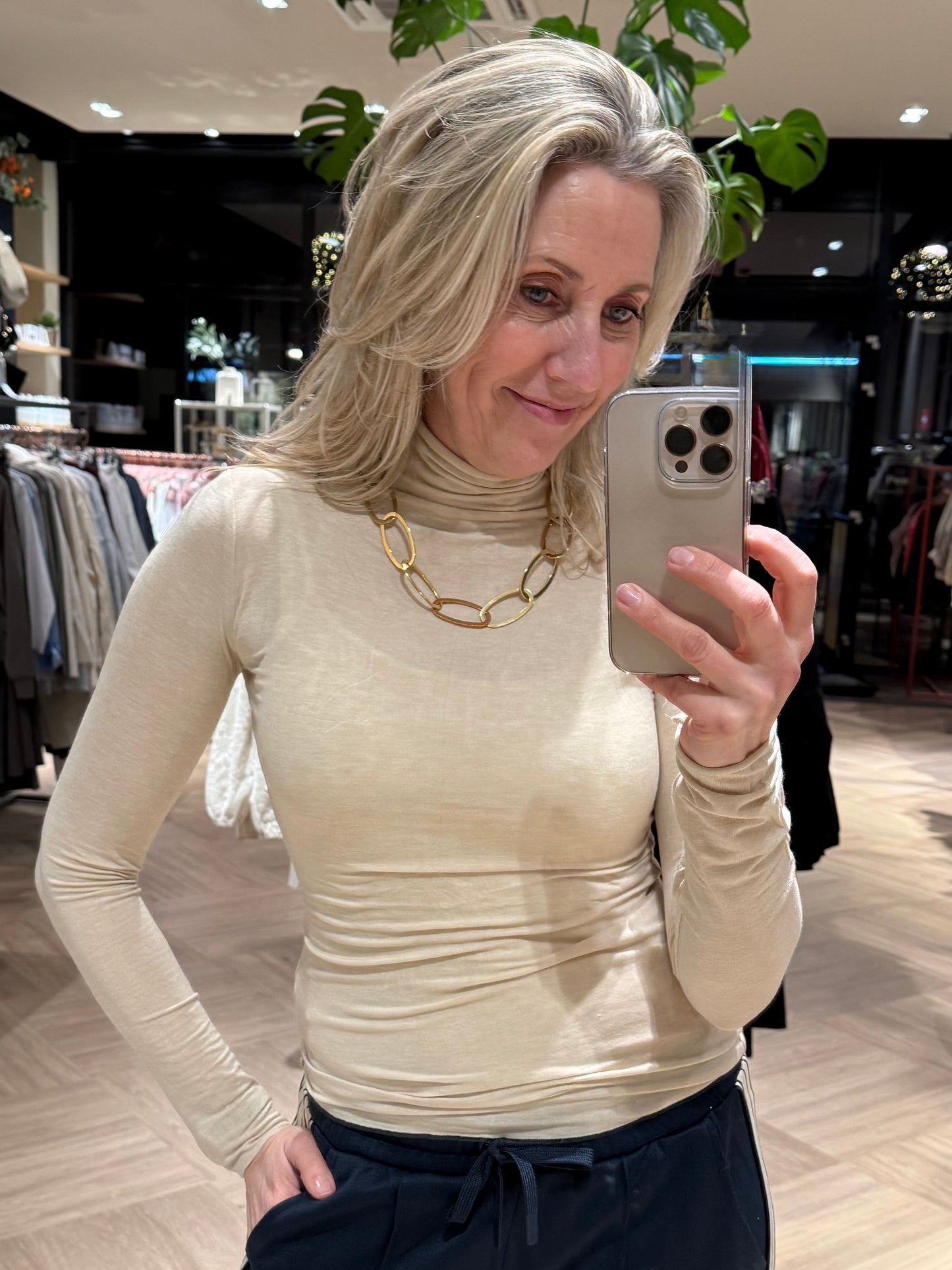 Top Basic Turtle Zand - Peet kleding