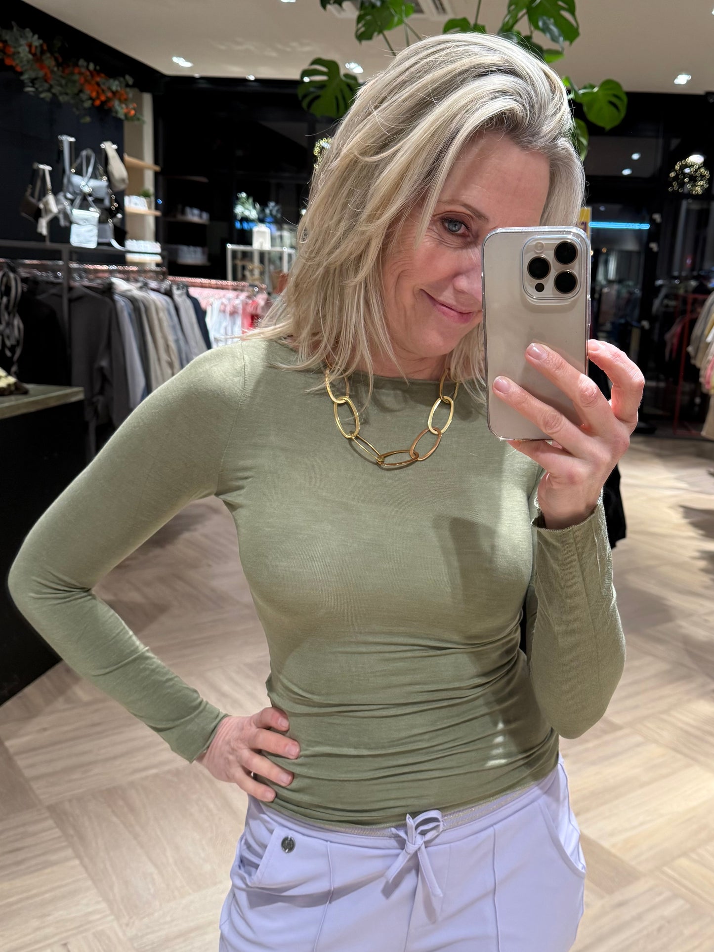 Top Basic Jess Olijf - Peet kleding