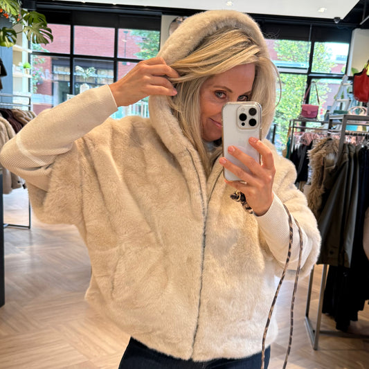 Bodywarmer Celia Faux Fur Beige - Peet kleding