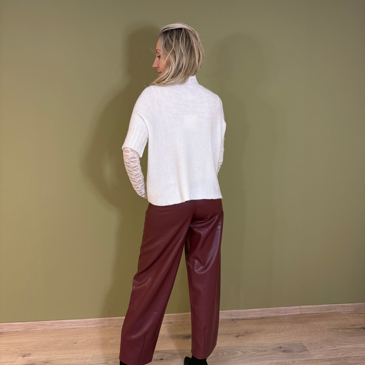 Triple Nine - Top Ruby Alpaca Offwhite - Peet kleding