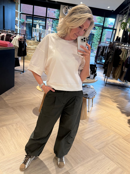 With Black Tara Tee Birch - Peet kleding