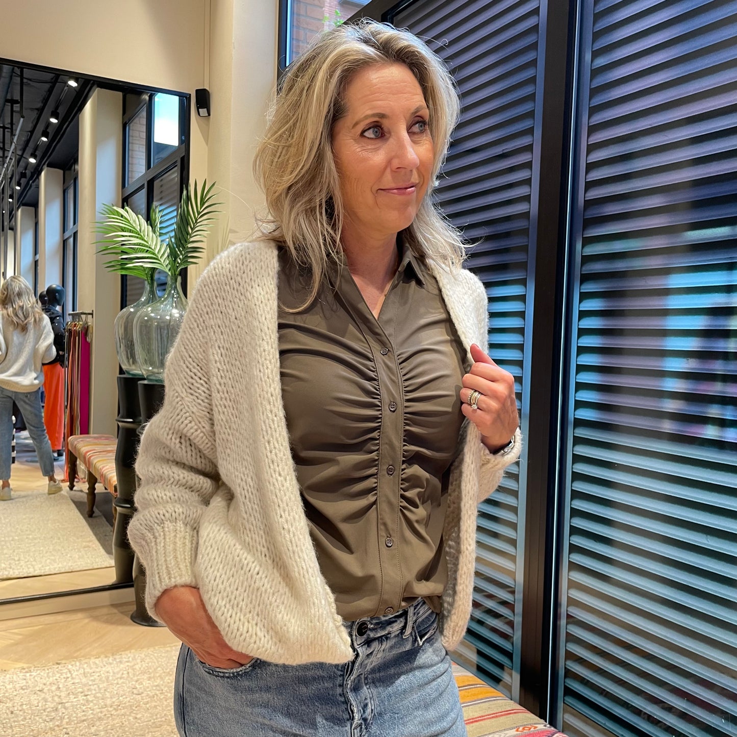 Triple Nine Vest Petra Off White - Peet kleding