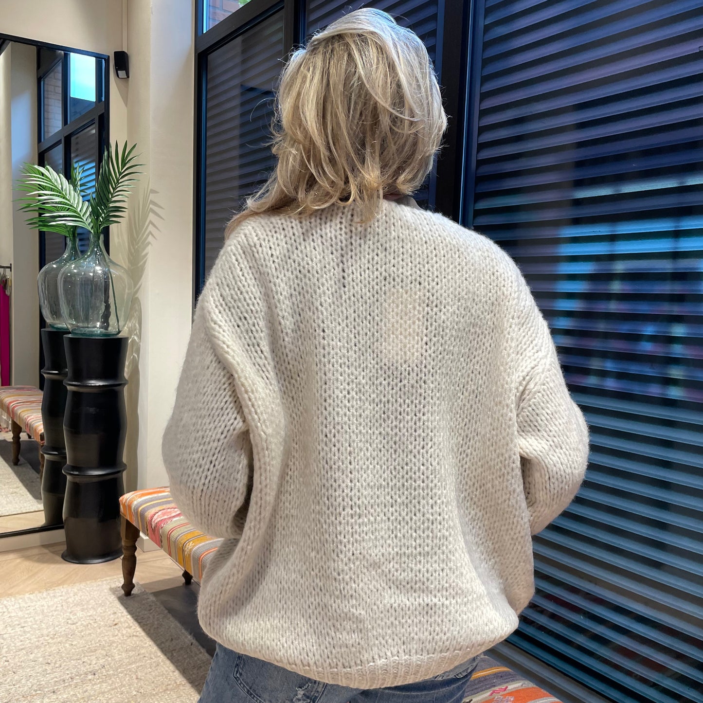 Triple Nine Vest Petra Off White - Peet kleding