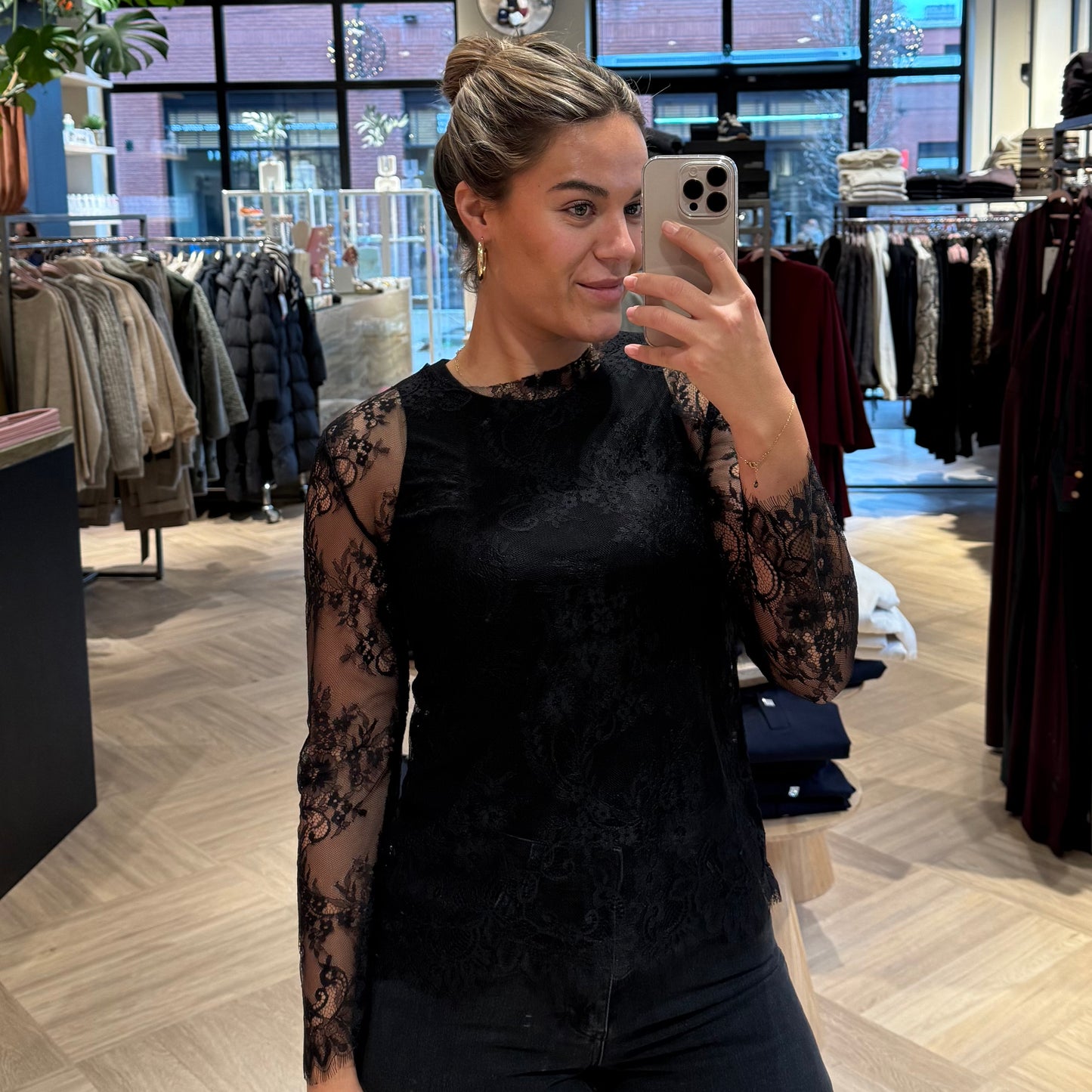 Top Eva Kant Zwart - Peet kleding