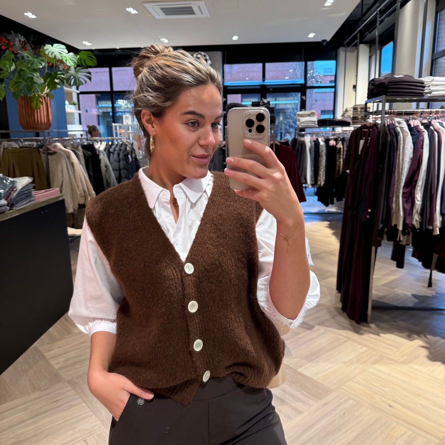 Triple Nine - Gilet Jessy Alpaca Donkerbruin - Peet kleding