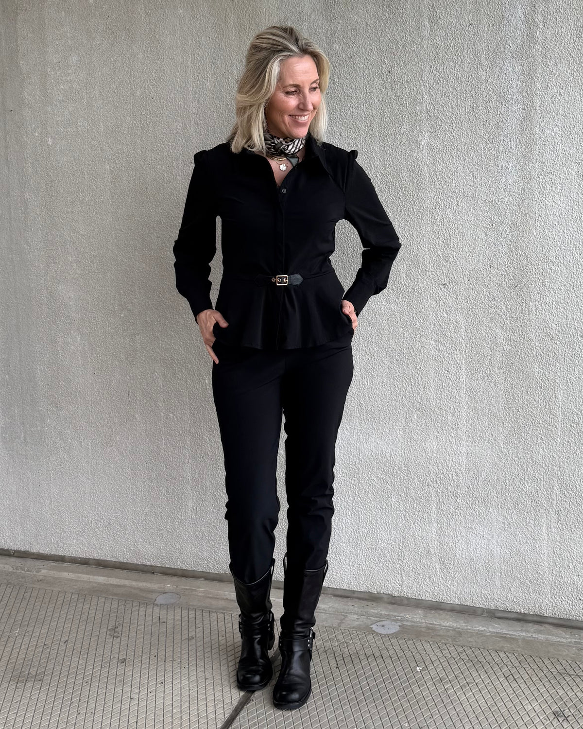 Triple Nine - Travel Blouse Simona Zwart - 5950 - Peet kleding