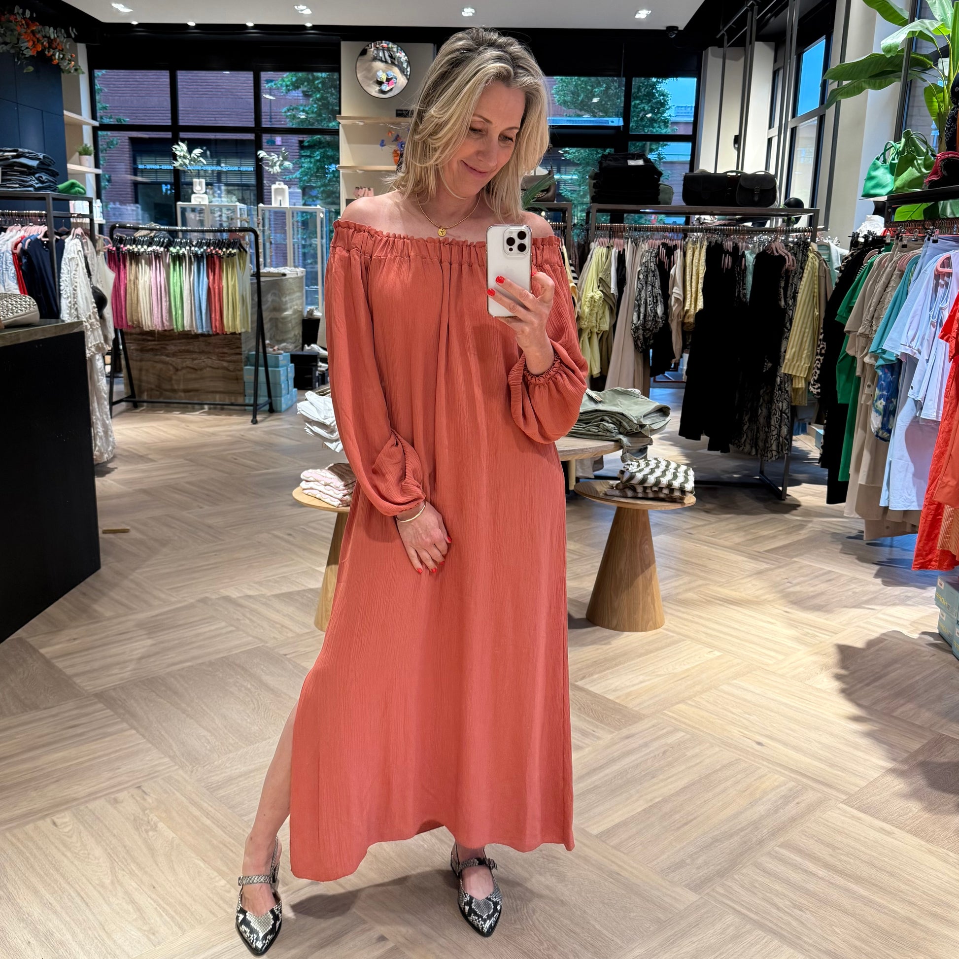 Jurken Simons Kleding Jurk Moraira Framboos PEET Kleding