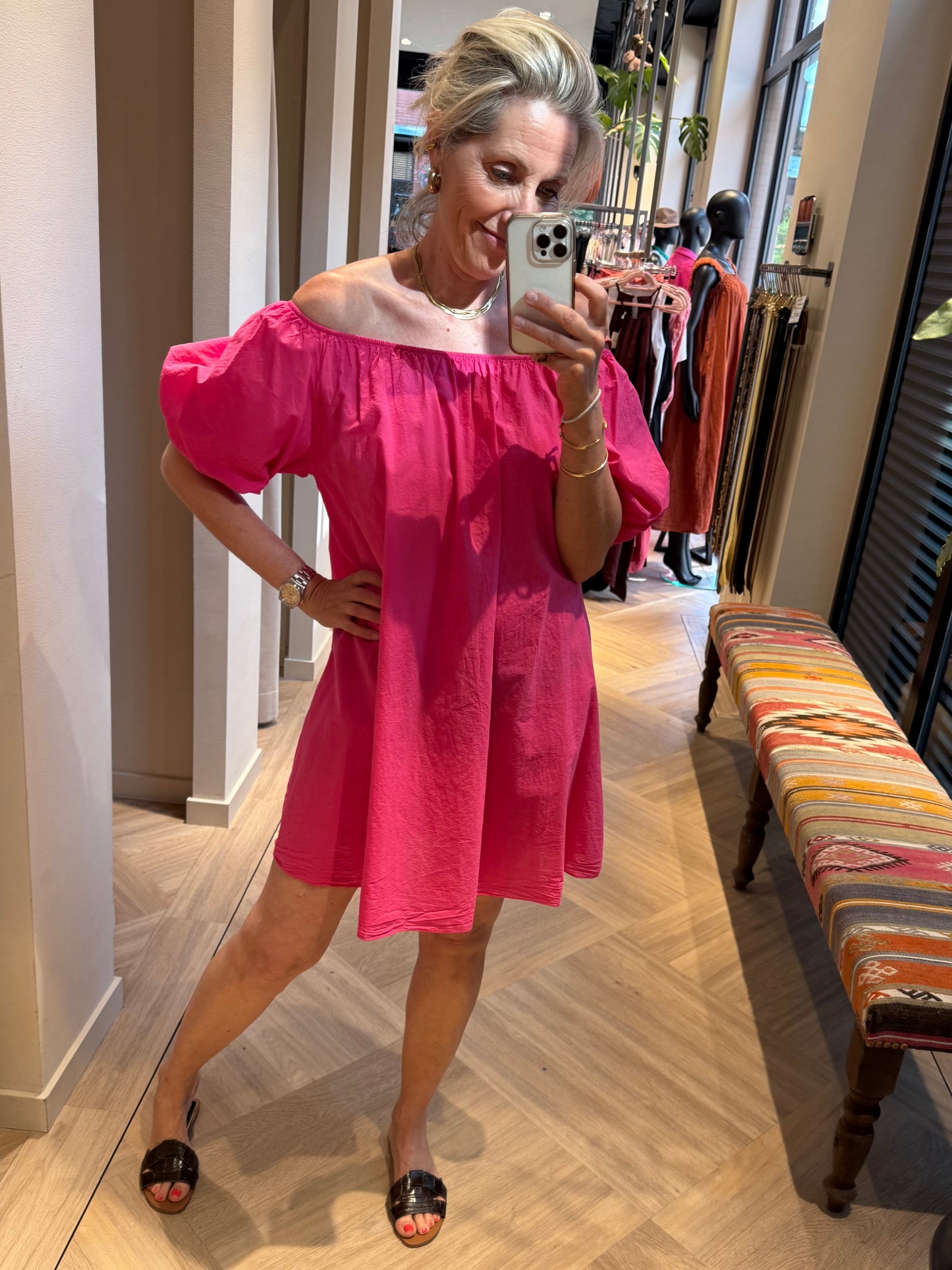 Jurk Maria Off shoulder Fuchia - Peet kleding