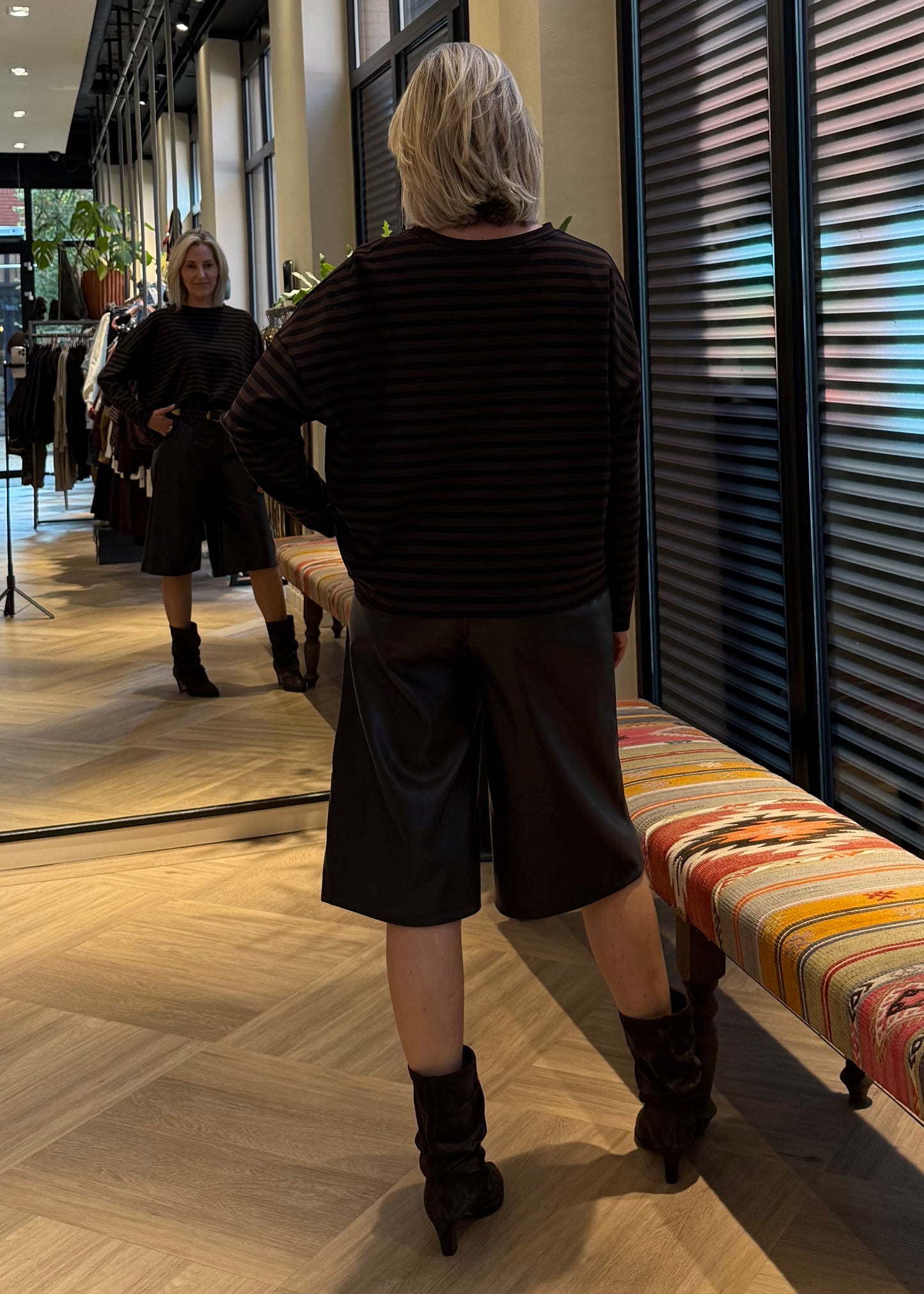 Longsleeve Mia Streep Bruin Zwart - Peet kleding