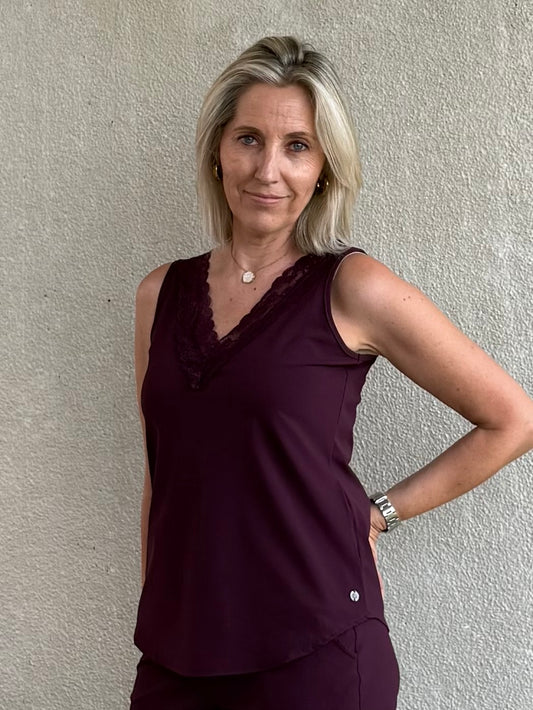 Triple Nine - Travel Top Marly Aubergine - 6913 - Peet kleding