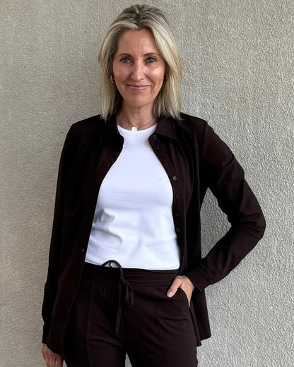 Triple Nine - Travel Blouse Mireille Donkerbruin - 4101 - Peet kleding
