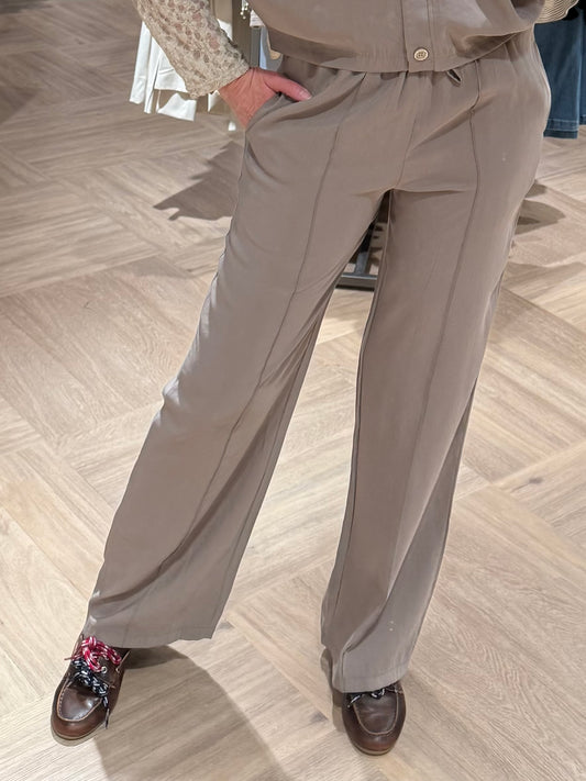Ambika Broek Marise Taupe - Peet kleding