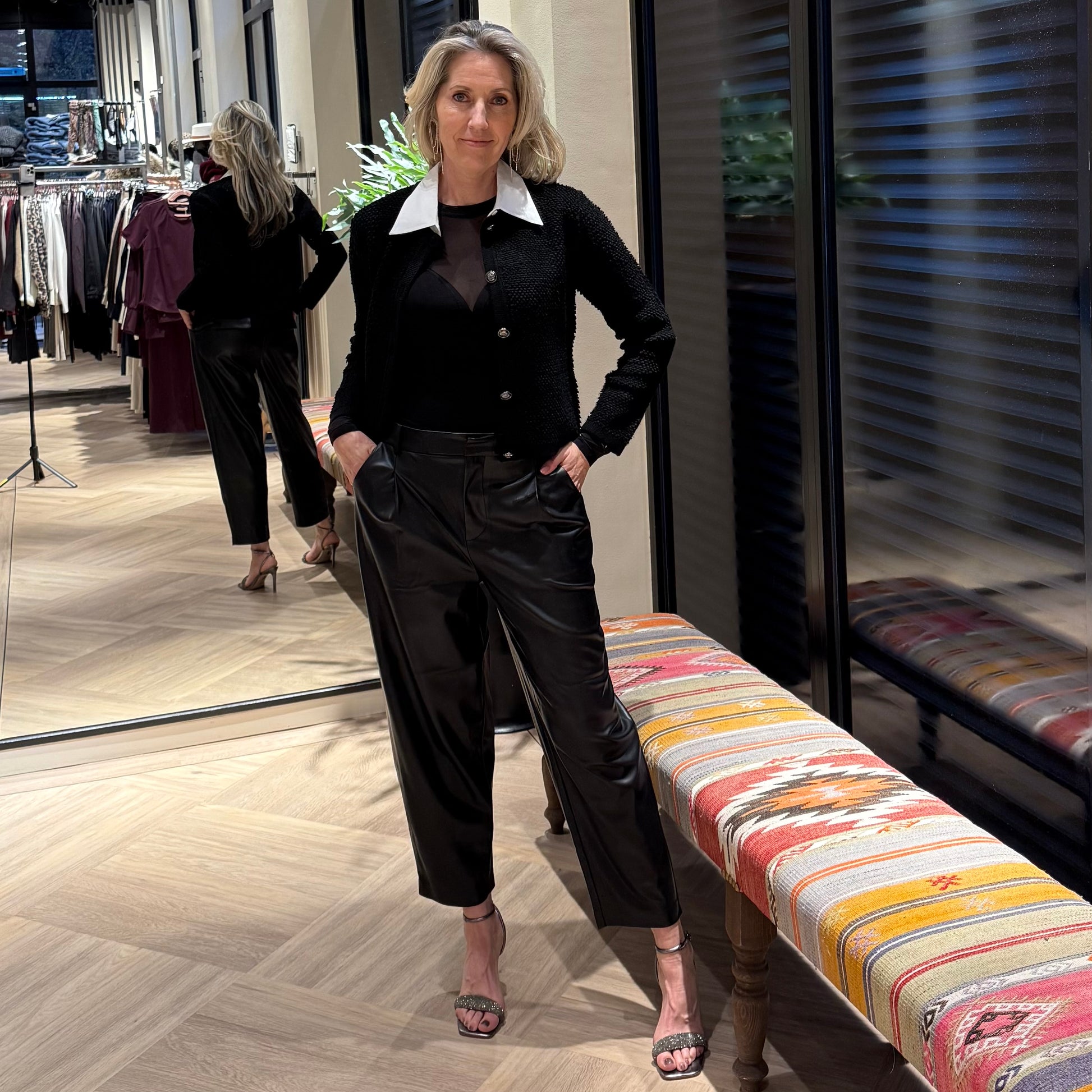 With Black Vest Julia Boucle Zwart - Peet kleding