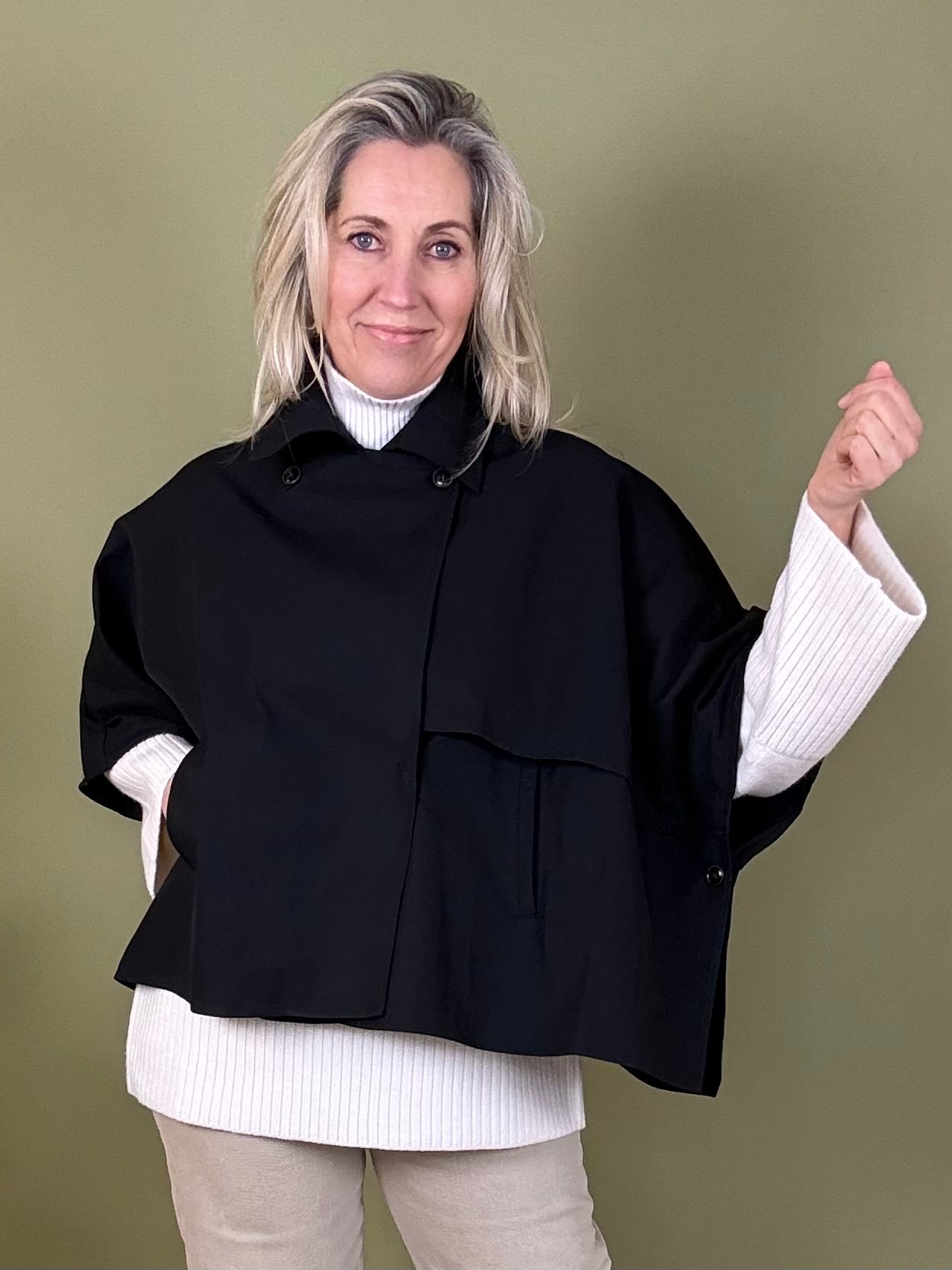With Black Trench Cape Medusa Zwart - Peet kleding
