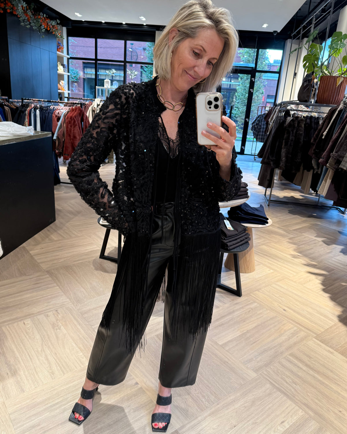 Vestje Mesh Kant Franje Zwart - Peet kleding