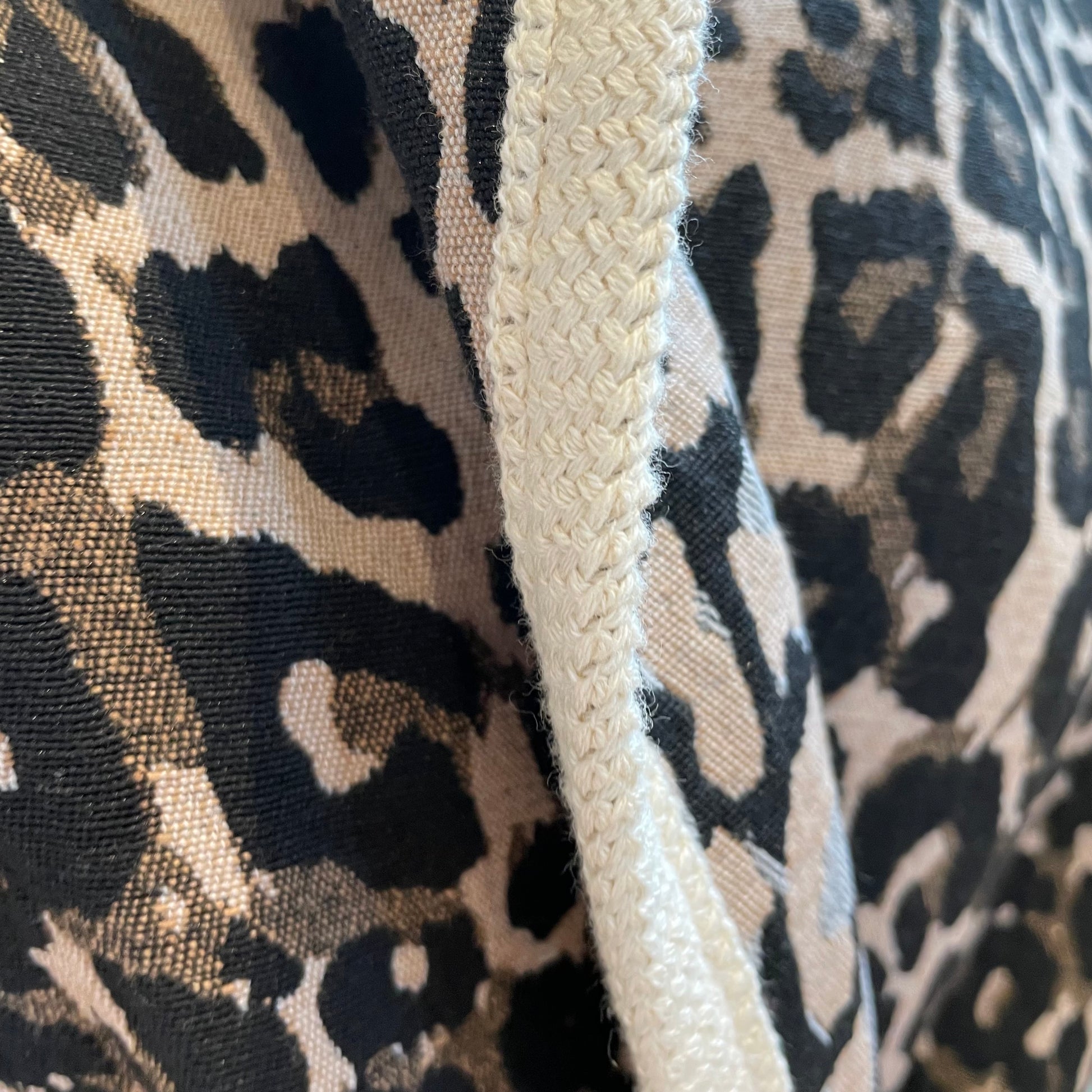 Jaquard Gilet Floor Leopard - Peet kleding