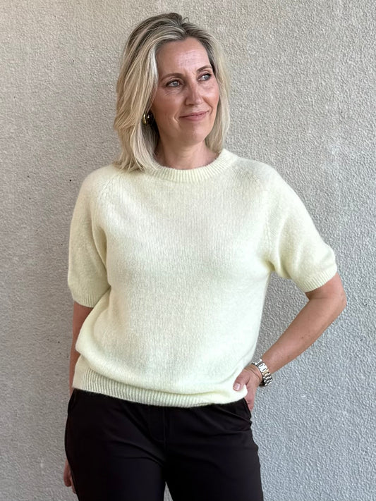 Triple Nine - Alpaca Top Levi Zachtgeel - Peet kleding