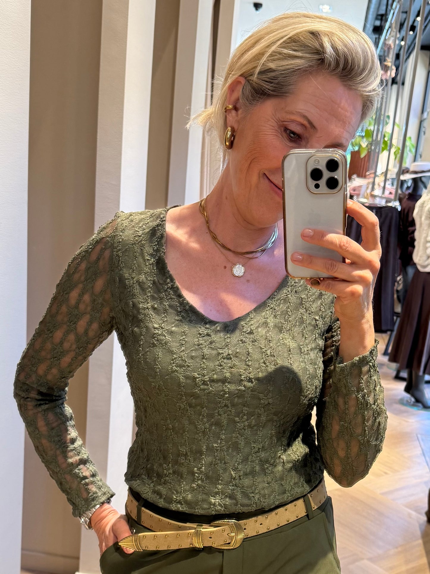 Triple Nine - Kanten Top Lucy Donkergroen