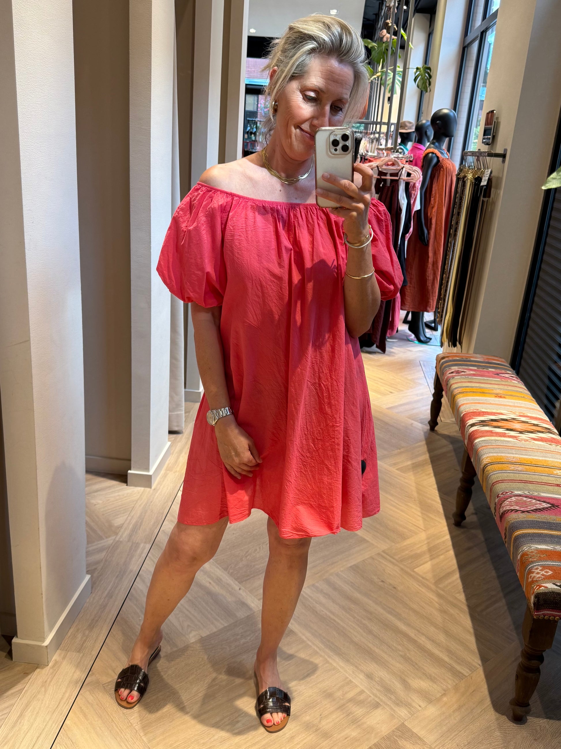 Jurk Maria Offshoulder Coraal - Peet kleding