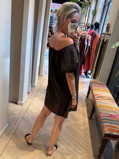 Jurk Maria Offshoulder Bruin - Peet kleding