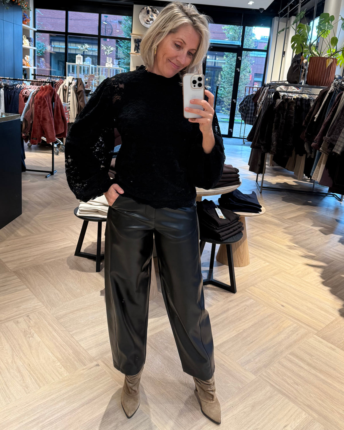Top Mura Ballonmouw Kant Zwart - Peet kleding