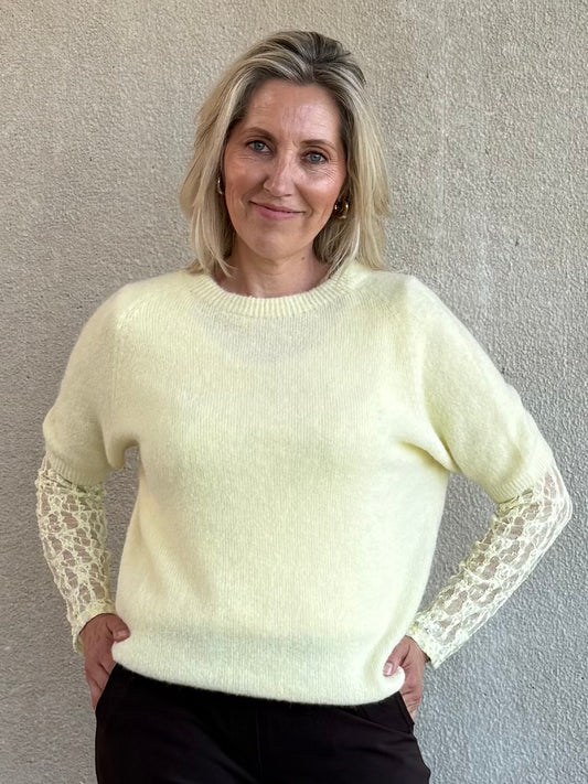Triple Nine - Kanten Top Lucy Zachtgeel - Peet kleding
