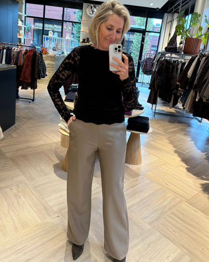 Top Kyra Kant Zwart - Peet kleding