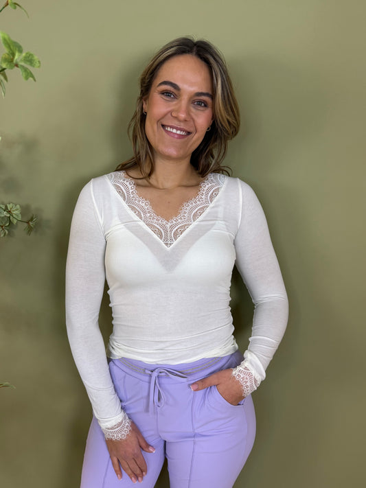 Triple Nine - Cashmere Top Lou Lou Creme - 9003 - Peet kleding