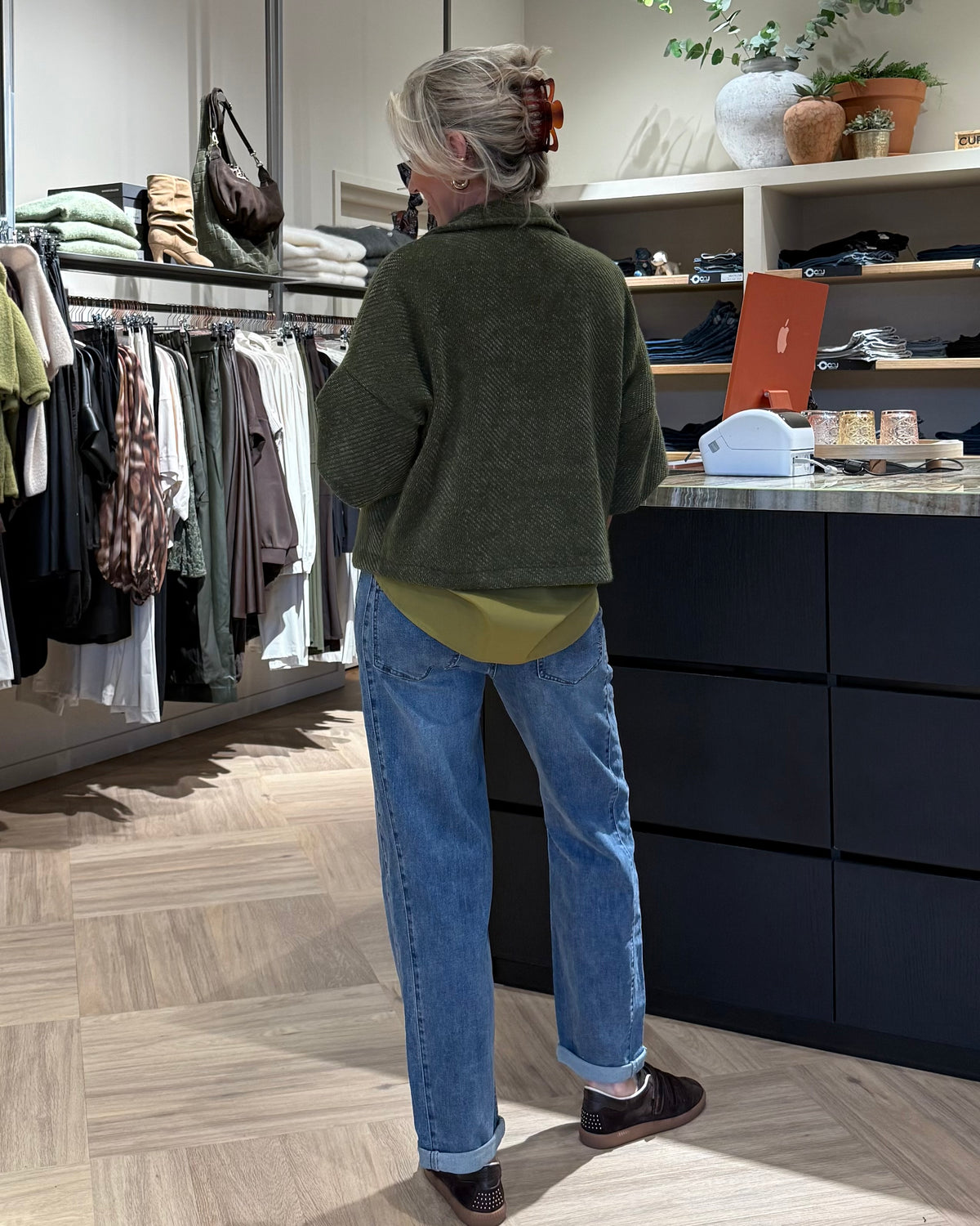 Fluffy Vest Jona Olijfgroen - Peet kleding