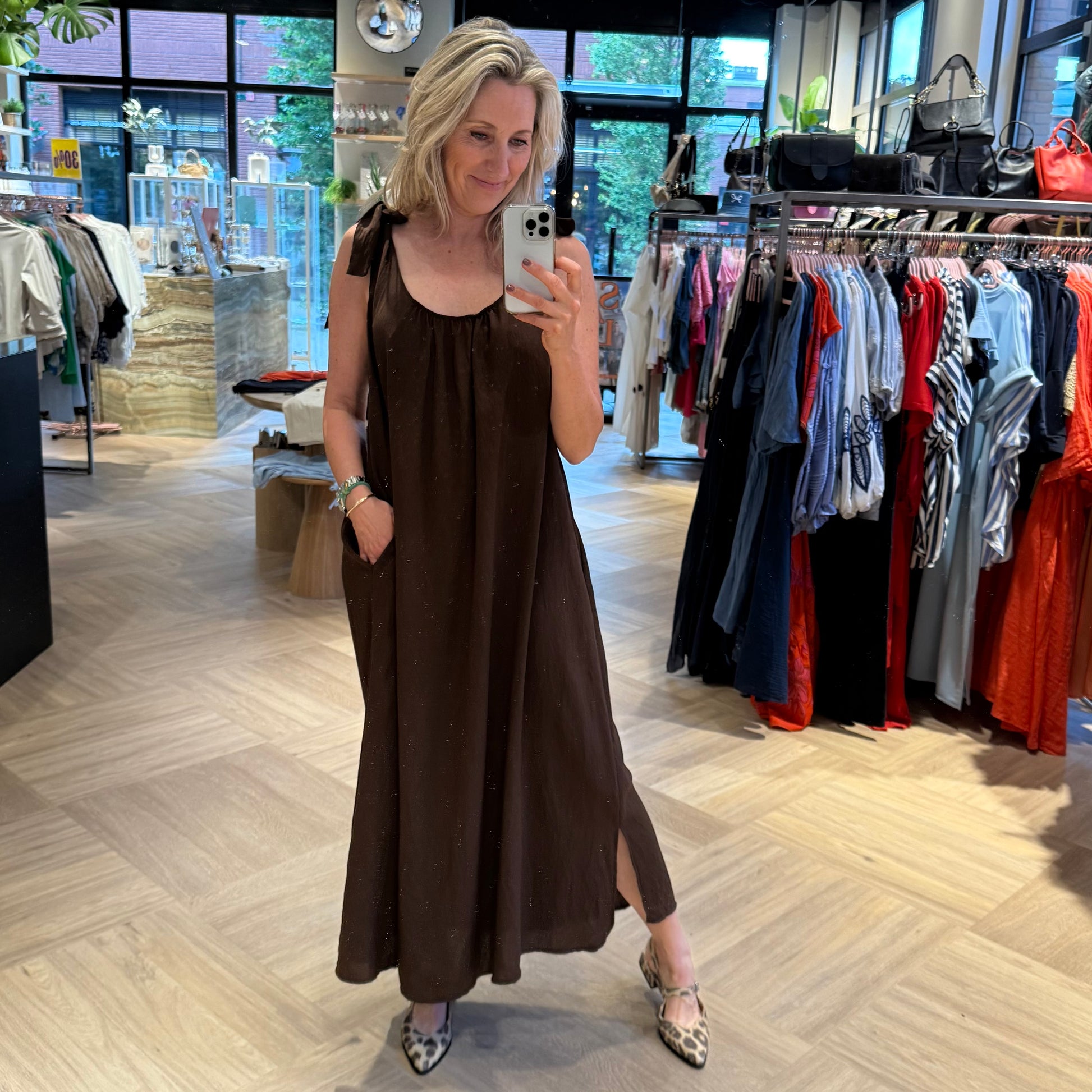 Azzurro Jurk Calinda Donkerbruin - Peet kleding