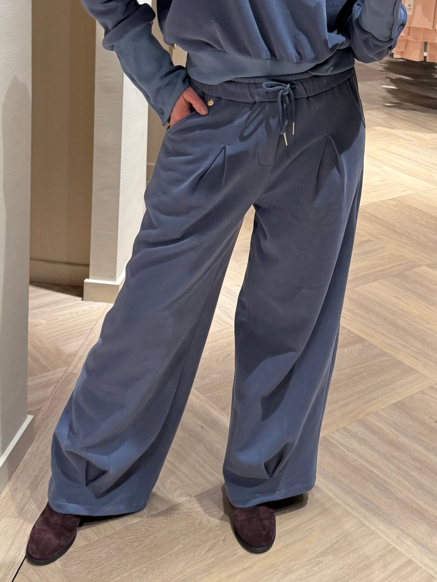 Ambika Jogger Corrie Blauw - Peet kleding