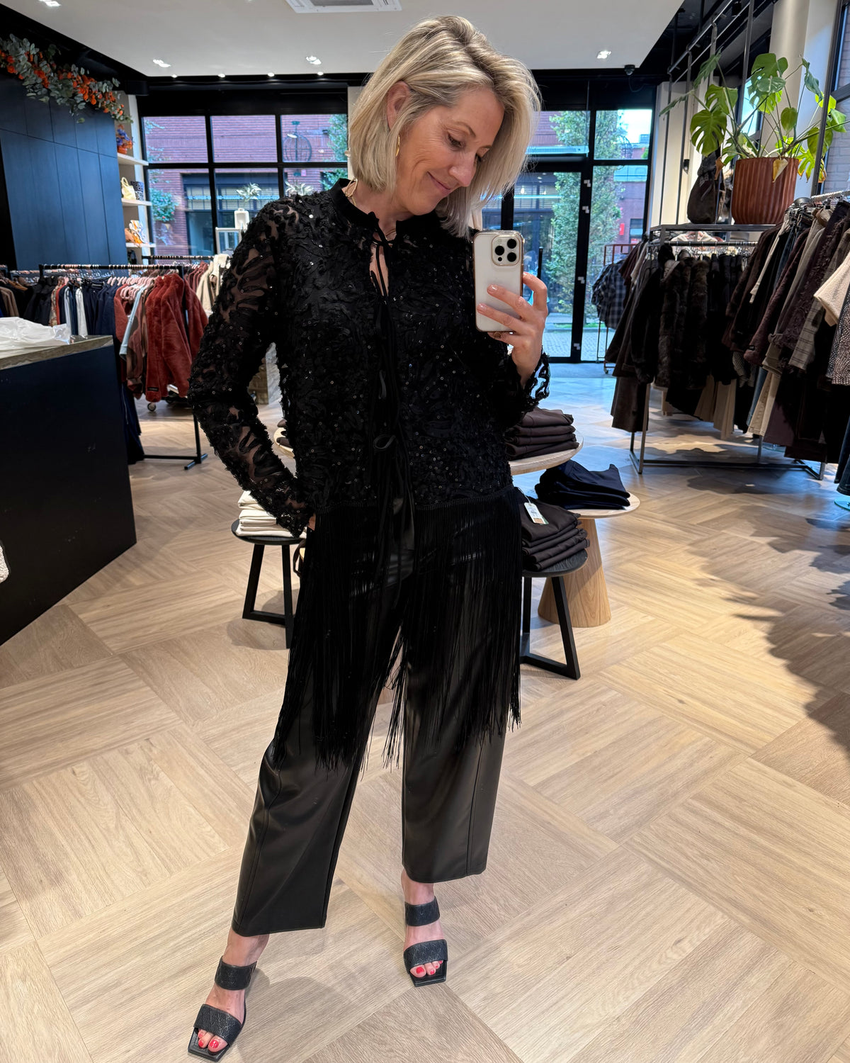 Vestje Mesh Kant Franje Zwart - Peet kleding