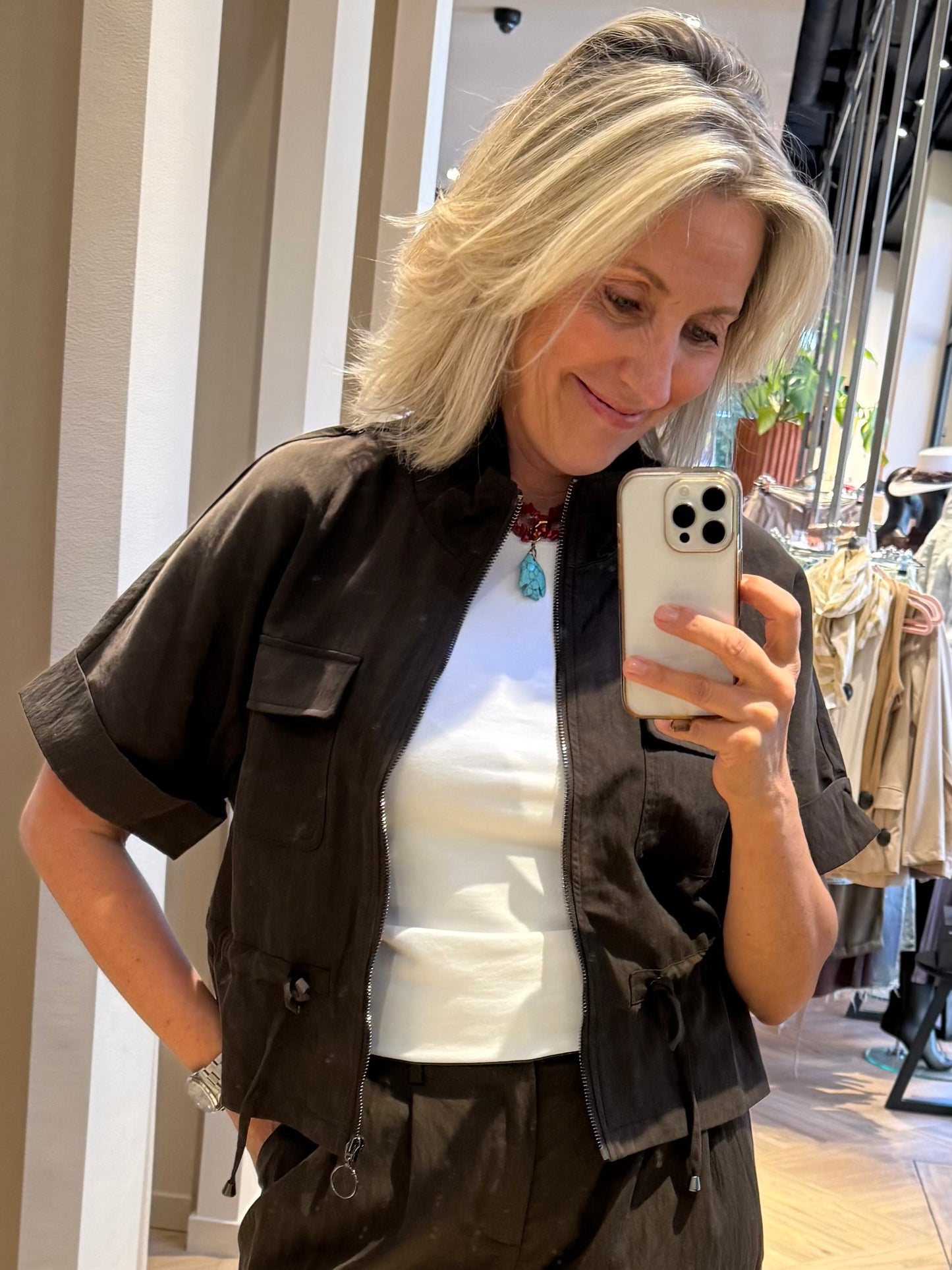 Ambika Gilet Iris Donkerbruin - Peet kleding